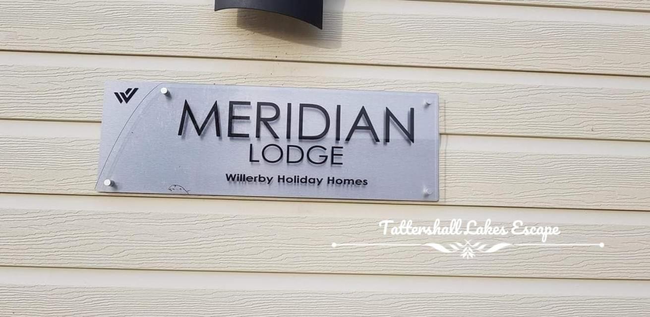Meridian Tattershall Lakes Escape - Lakeside Lodge Caravan With A Fishing Peg Luxury Hot Tub Bagian luar foto