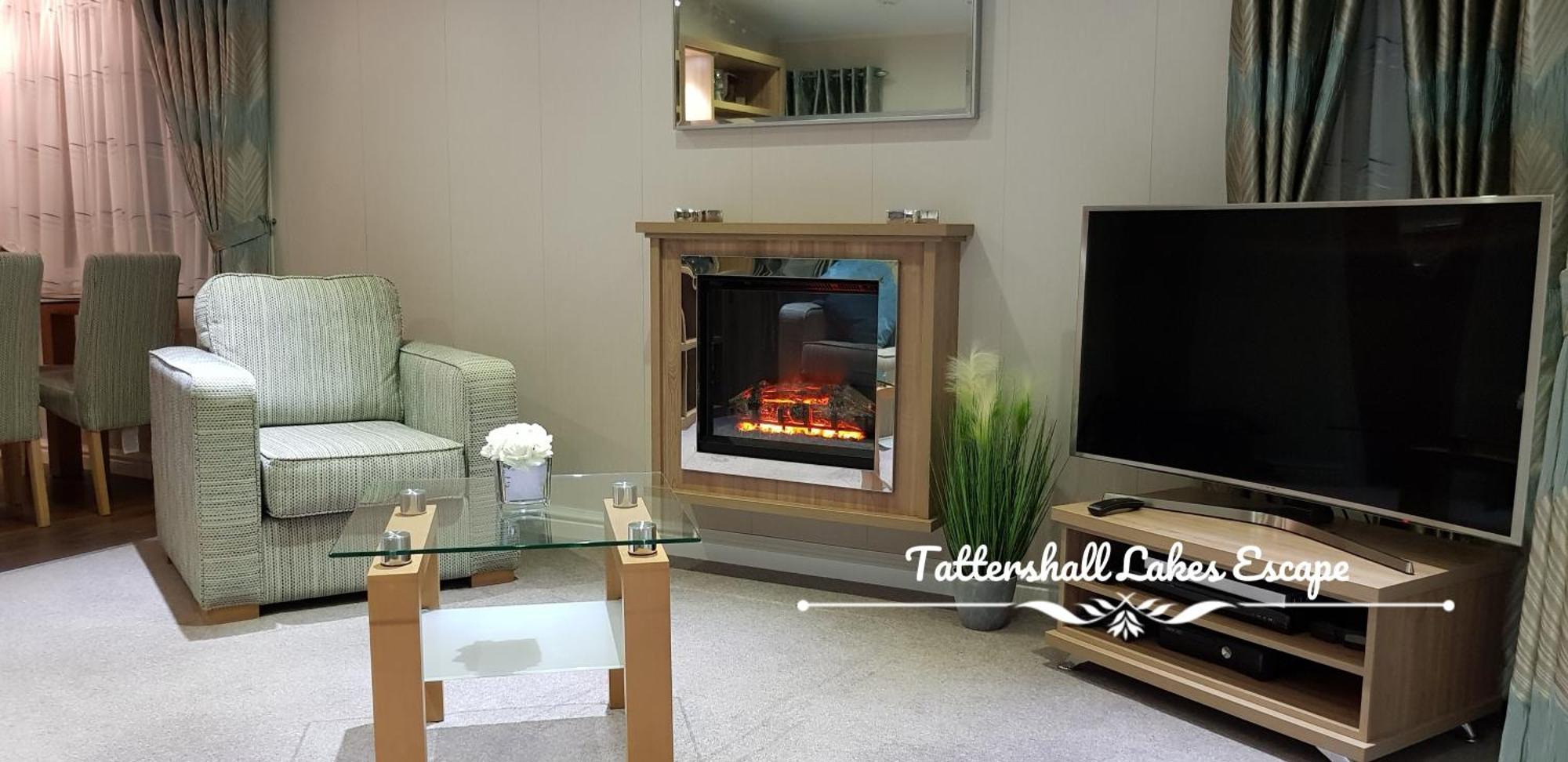 Meridian Tattershall Lakes Escape - Lakeside Lodge Caravan With A Fishing Peg Luxury Hot Tub Bagian luar foto