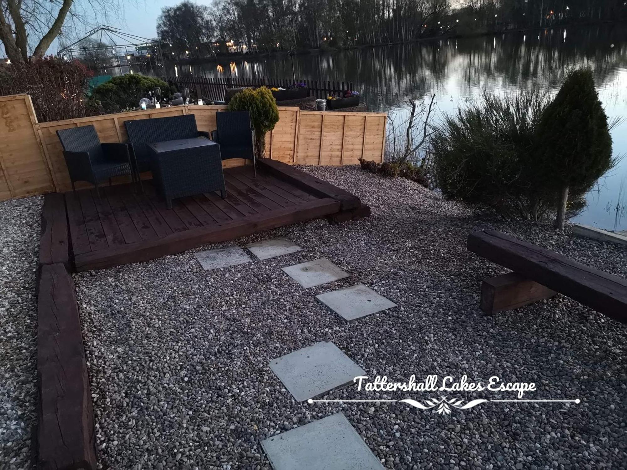 Meridian Tattershall Lakes Escape - Lakeside Lodge Caravan With A Fishing Peg Luxury Hot Tub Bagian luar foto